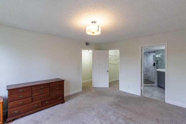 Building Photo - 103 Weybridge Cir