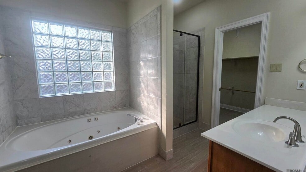 Building Photo - 282 Allan Dr