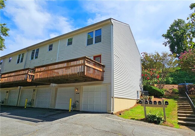 Building Photo - 434 High Creek Trce