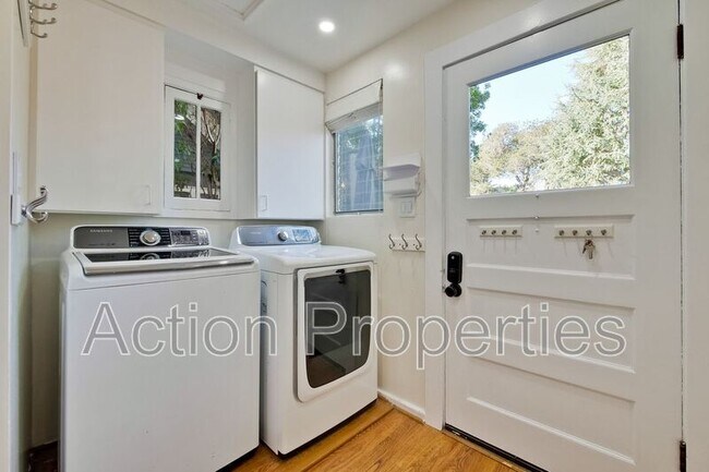 Building Photo - 315 Melville Ave
