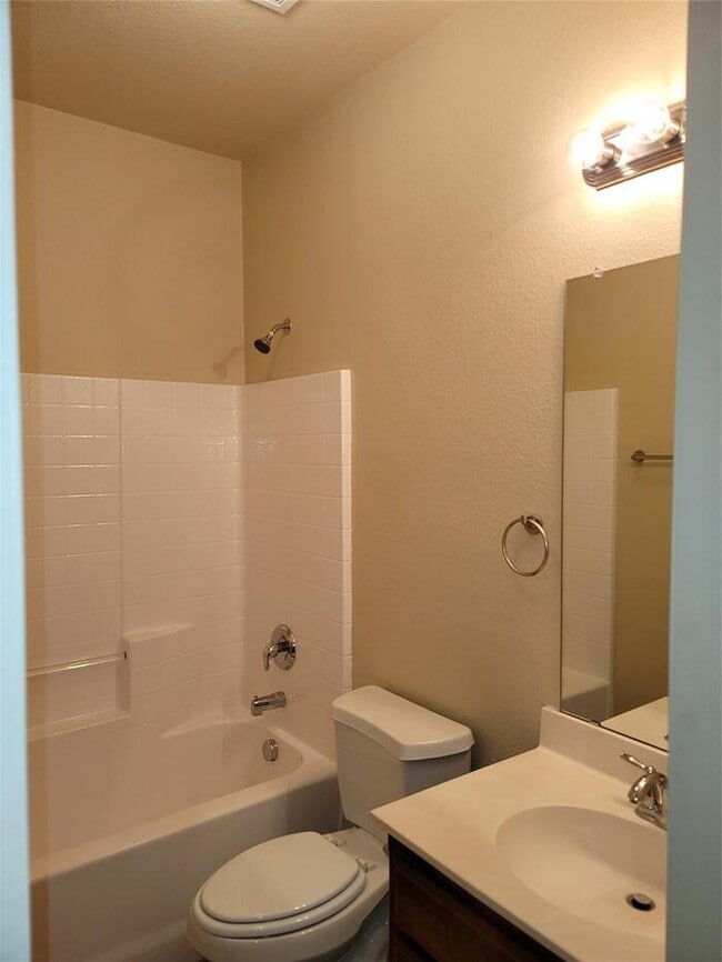 Building Photo - Stunning 4/3/2 in Weatherford coming soon