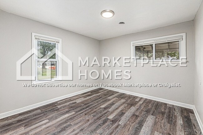 Building Photo - 12782 Couwlier Ave