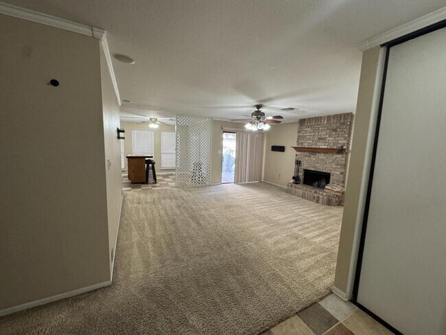 Building Photo - 104 Ridgewood Dr