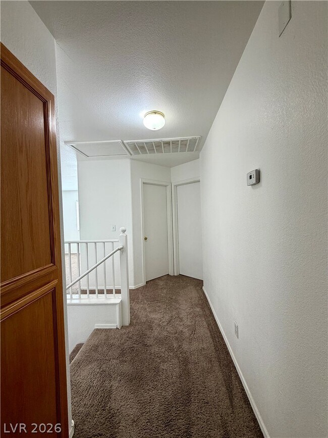 Building Photo - 846 Zinnia Cir