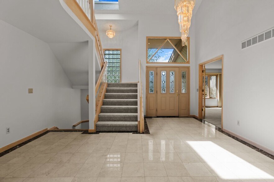 Building Photo - 6739 Arlington Dr