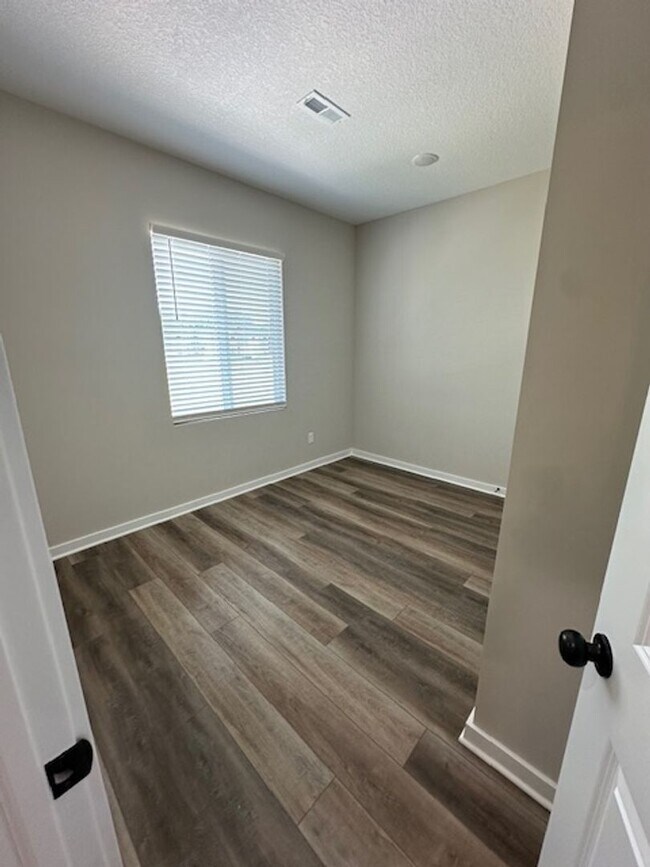 Building Photo - 5414-16 N GRAY DR