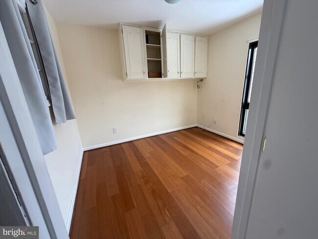 Building Photo - 12702 Veirs Mill Rd