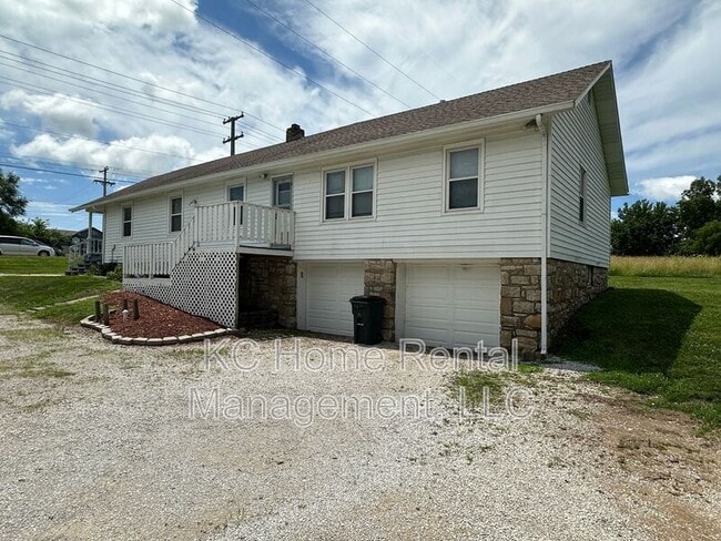 Building Photo - 11204 Parallel Pkwy