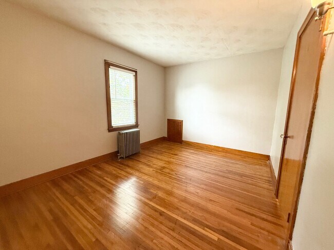 Building Photo - 328 Olmstead Ave