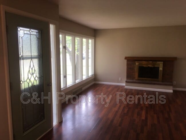 Building Photo - 2517 Wyoming Ave