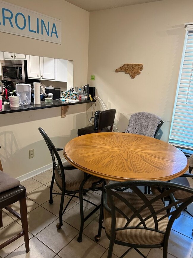 Building Photo - Chapel Hill - Mill Creek 4BR/2BA Condo AVA...