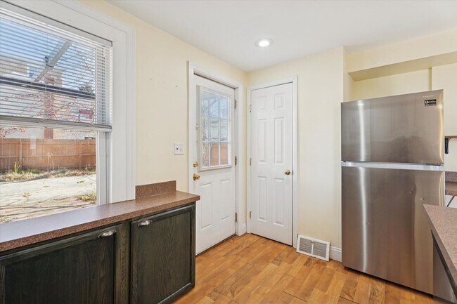 Building Photo - Charming 2-Bedroom Single-Family Home with off Street Parking