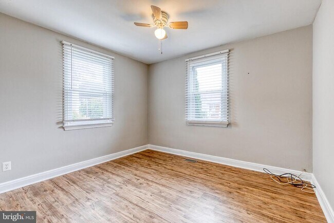 Building Photo - 5412 Clifton Ave