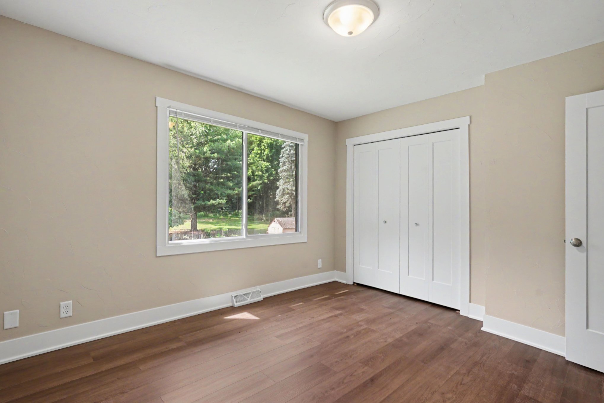 Building Photo - 136 Scotts Dr