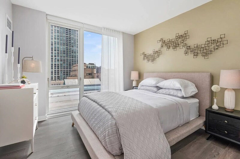 Building Photo - 30 W Randolph St