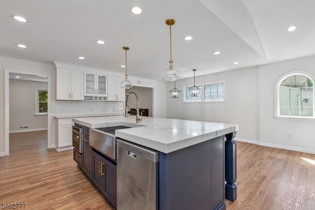 Building Photo - 27 Glenbrook Rd