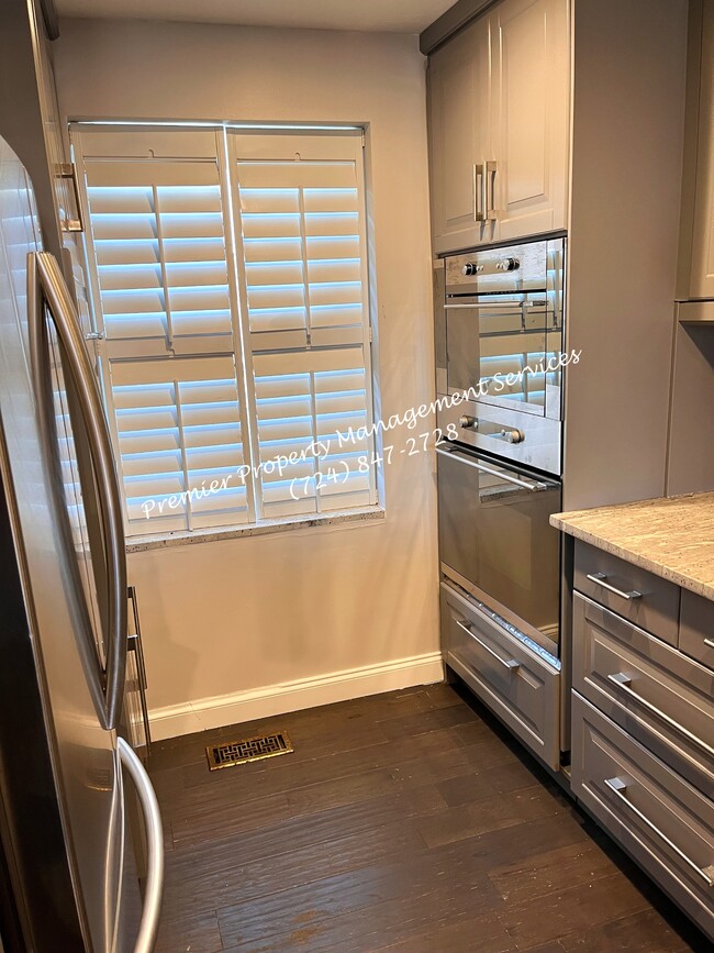 Building Photo - 208 Bonnie Brae Dr