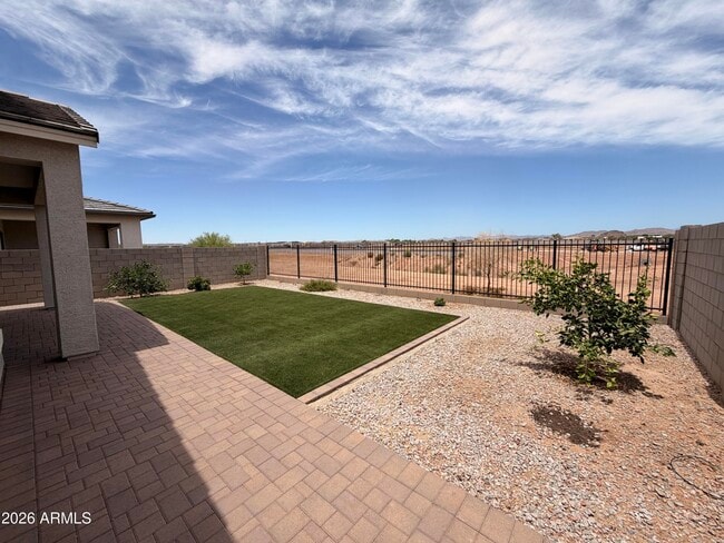 Building Photo - 15628 W Smoketree Dr