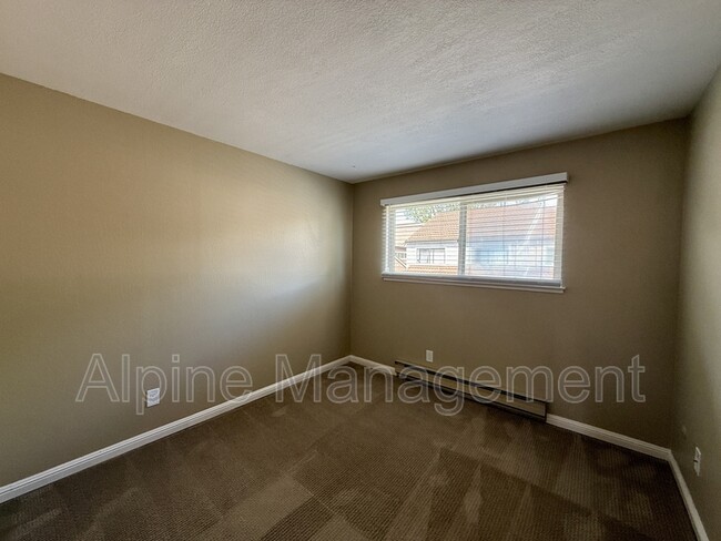 Building Photo - 2657 Kentworth Way