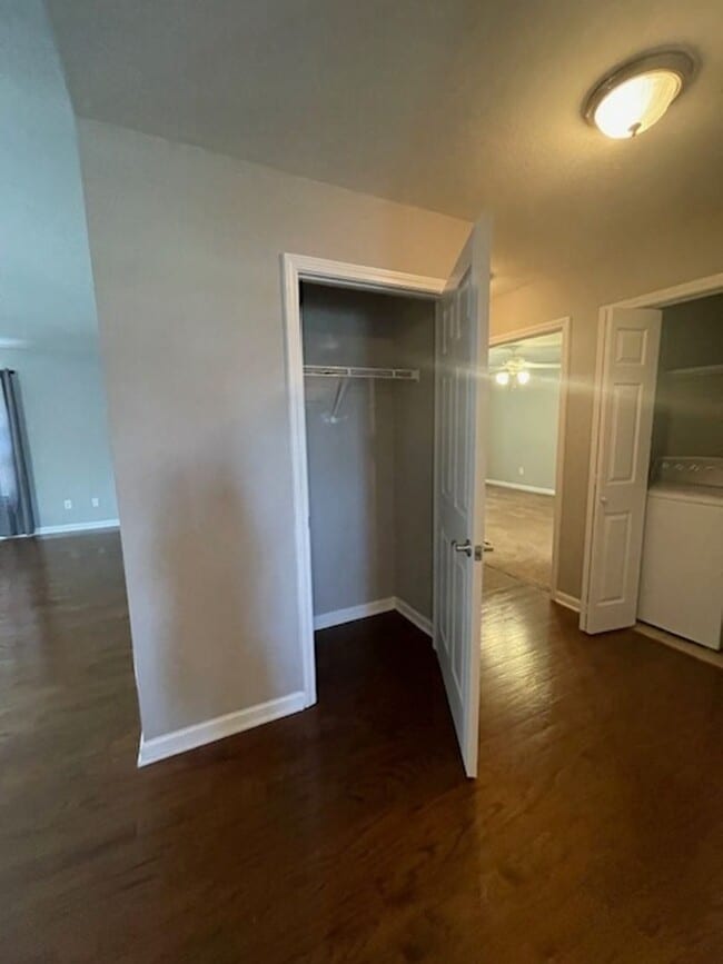 Building Photo - Maryville 37804 - 3 bedroom, 2 bath brick ...