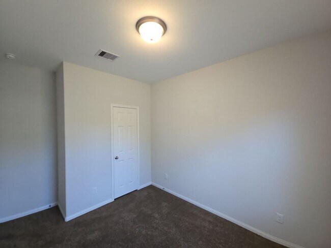 Building Photo - 9509 Madera Rd