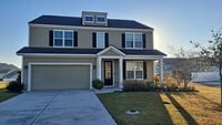 Building Photo - Spacious 5 bed 3 bath Home