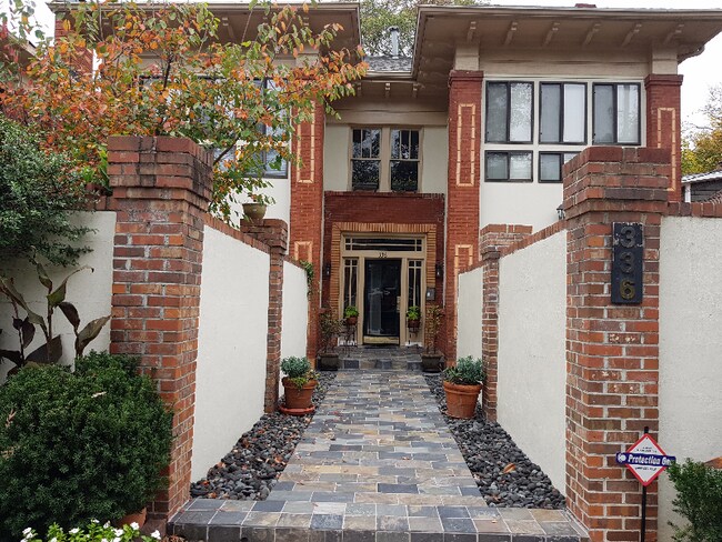 Building Photo - 336 5th St NE