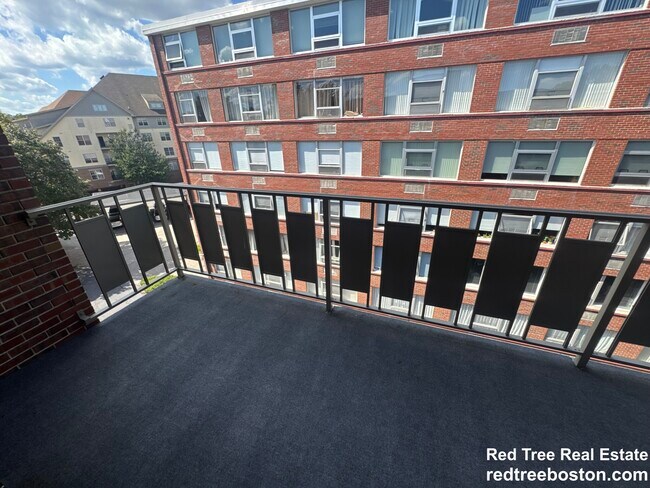 Building Photo - 320 Hammond Pond Pkwy