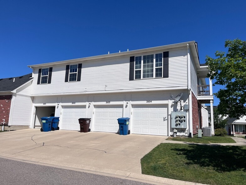 Building Photo - 2604 Riversedge Dr