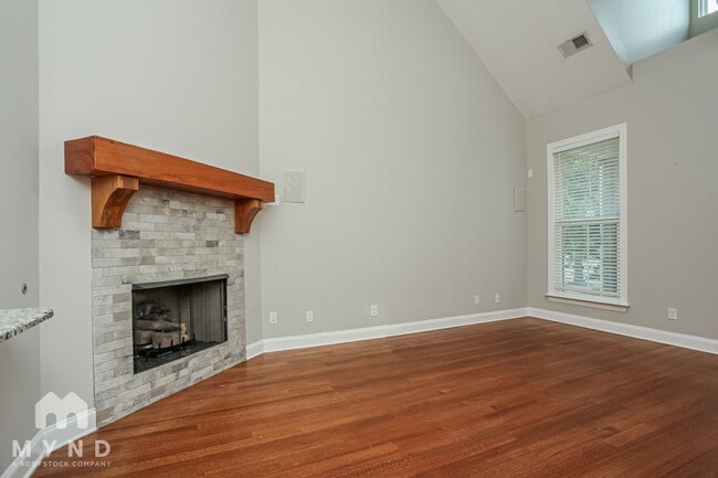 Building Photo - 4751 W Petite Lp