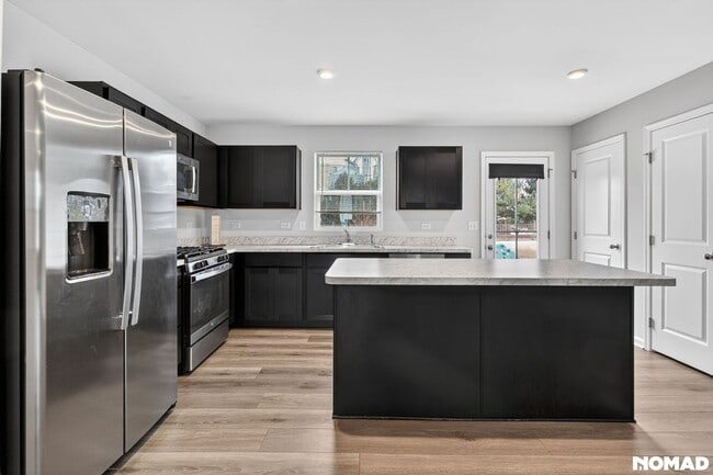 Building Photo - 901 Wilson St