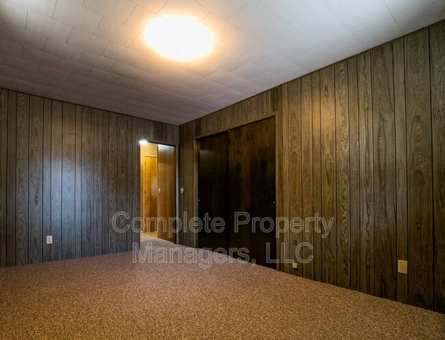 Building Photo - 110 S 4th Ave W