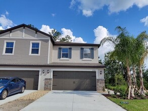Building Photo - 23240 Willow Glen Way