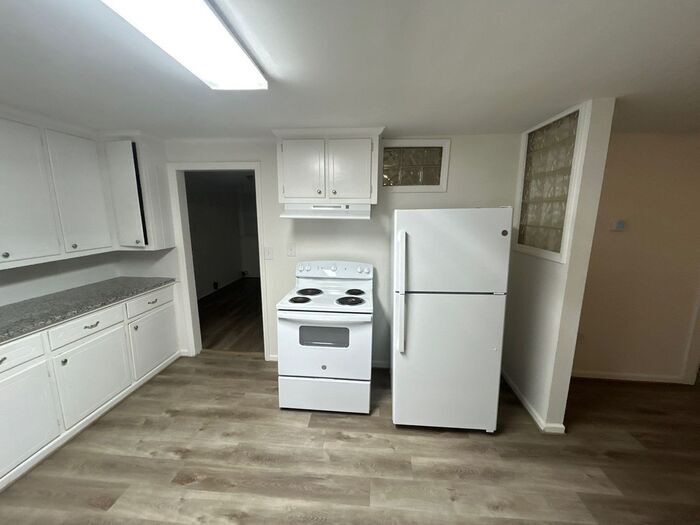 Building Photo - 53 Highland Ave SW