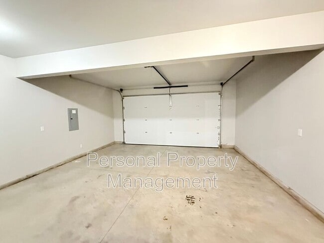 Building Photo - 16332 NE 21st St