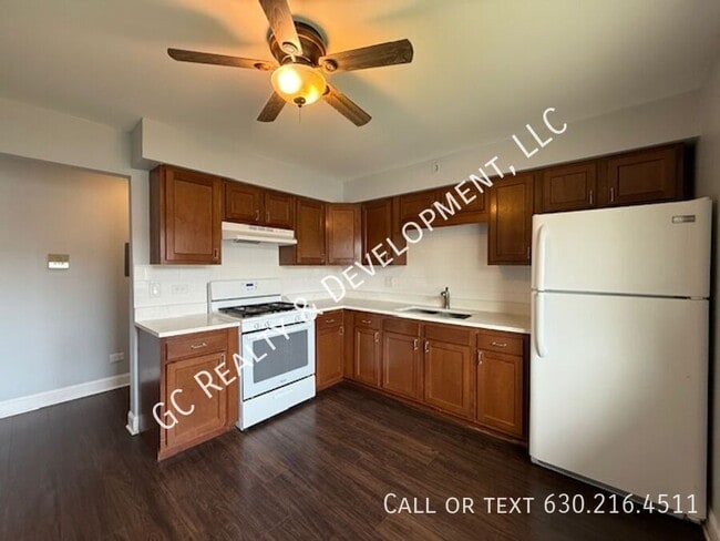 Building Photo - 1044 S York Rd