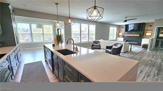 Building Photo - 9337 Ellis Way