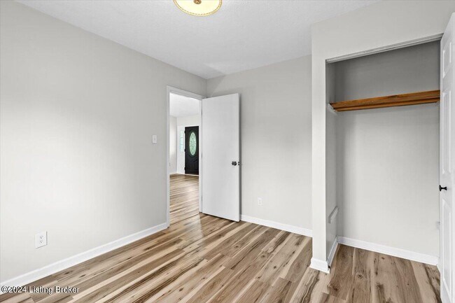 Building Photo - 250 Buck Knobs Rd