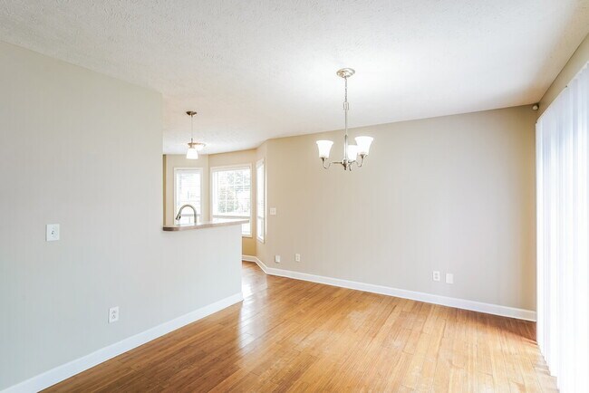 Building Photo - 906 Bexley Dr