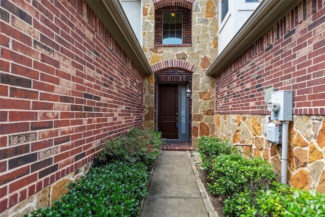 Building Photo - 4829 Bayview Dr
