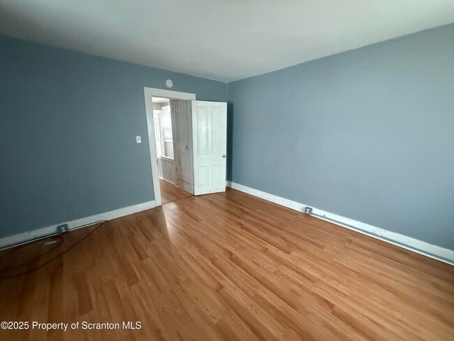 Building Photo - 417 Willow St