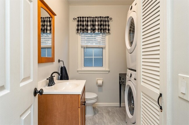 Building Photo - 46 Country Ln