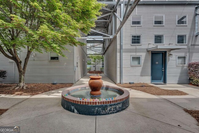 Building Photo - 400 Village Pkwy