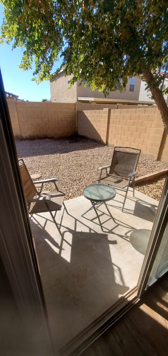 Patio - 2319 E Palm Beach Dr