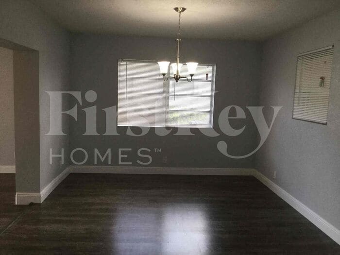 Building Photo - 1571 NW 7th Ave