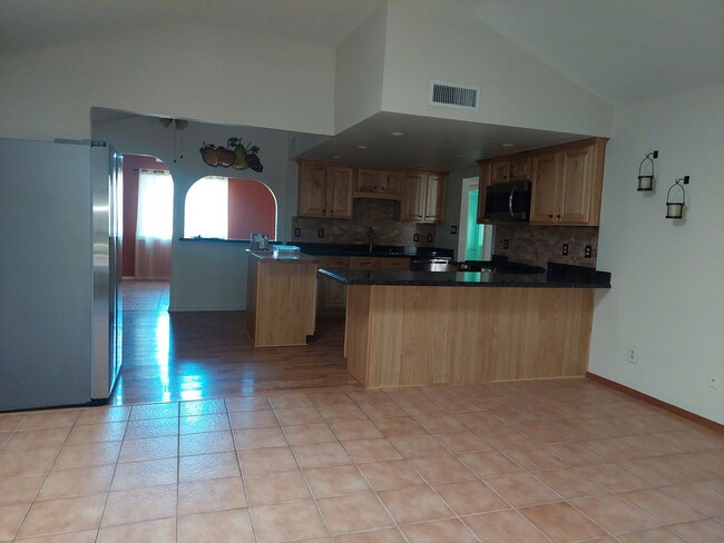 Building Photo - Beautiful Rental near Fort Bliss
