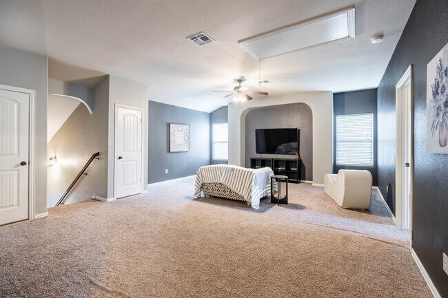 Building Photo - 5608 Magellan St