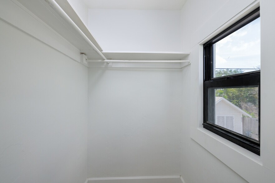 walk in closet - 618 7th Ave N