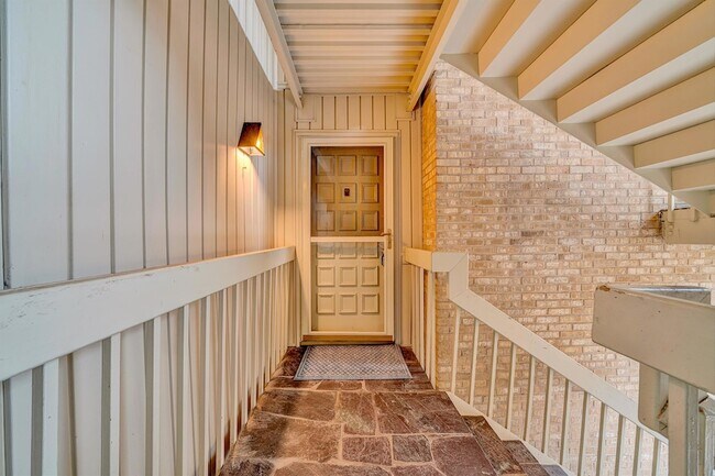 Building Photo - 5260 Crossbow Cir