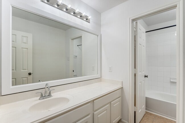 Building Photo - 16906 Shoal Park Dr